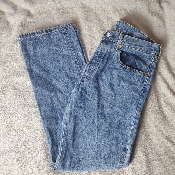 Mens Levi's 501 Button Fly Jeans - Picture 2 of 10